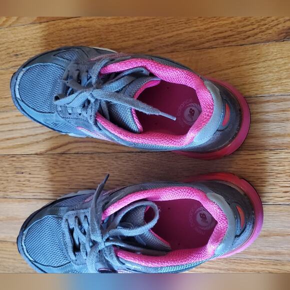 New Balance 990v4 Grey with Pink size 7.5 women's USA - Picture 6 of 12